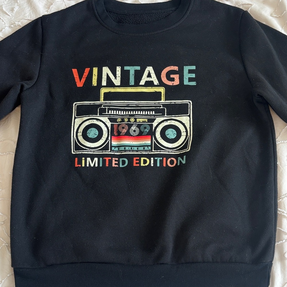 SHEIN Black Vintage Boombox Graphic Sweatshirt